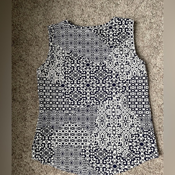 Croft & Barrow Sleeveless Blue and White Work Top - Size S - 95% Polyester - Picture 3 of 5
